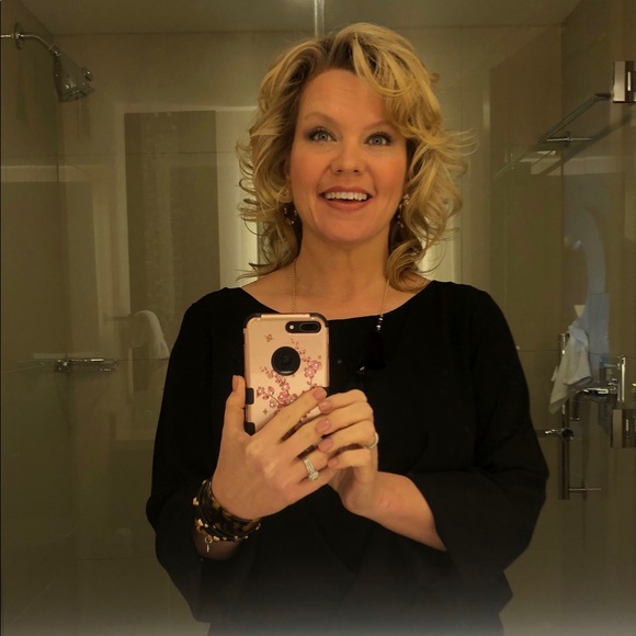 Meet your Posher, Barbie - Picture 3 of 3